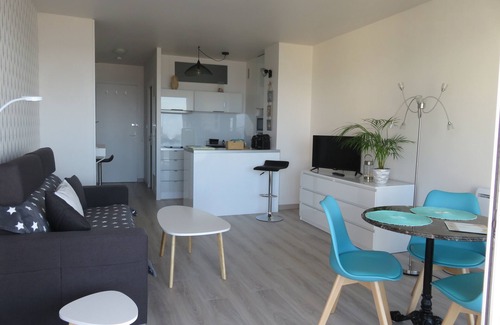 La Baule-Escoublac Apartment | LA BAULE sea facing studio with parking and bikes