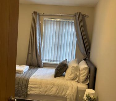 Laindon Apartment | La Belle Three bedrooms Basildon