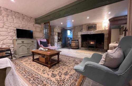 Chinon House | La Bergerie- Beautiful barn conversion in Chinon, Loire Valley