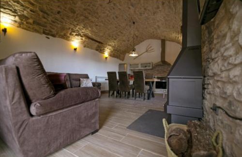 Las Ventas de Santa Lucia House | La Bodega de Puy