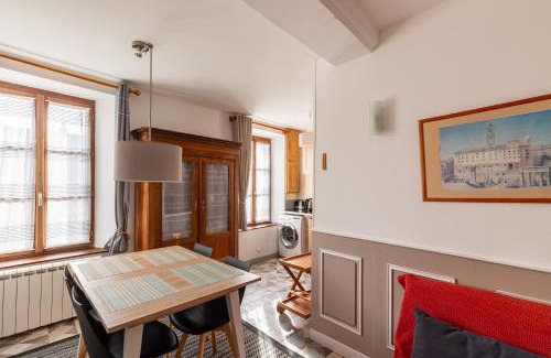 Villemanoche House | La Bourguignonne