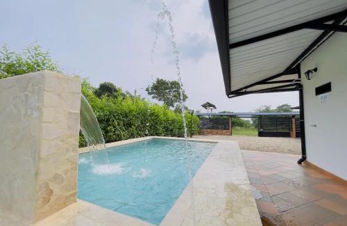 Monterrey Villa | La caɓaña