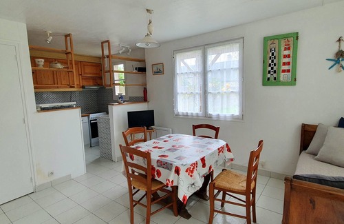 Agon-Coutainville House | la Cabane au Fond du Jardin La Bégude