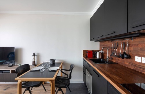 La Cite Apartment | La Cabine - One Bedroom Apartment, Sleeps 4