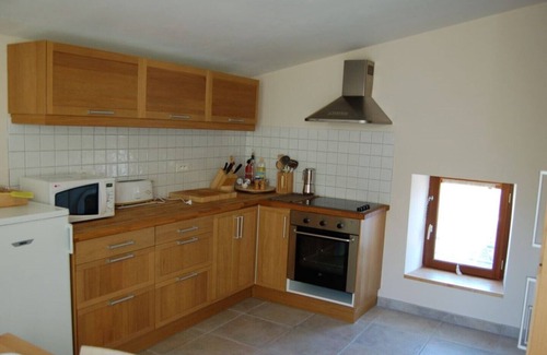 Montpellier de Medillan Apartment | La Cachette Recently Renovated Gites with Indoor Pool