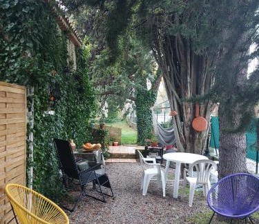 Ongles House | La Campagne de Lili - Chambre et Cuisine sur Terrasse privée