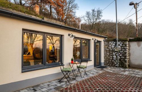 Demjen House | La Cantina