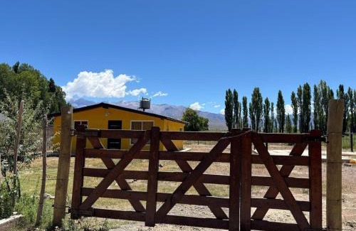 Uspallata Ski Chalet | La Casa Amarilla