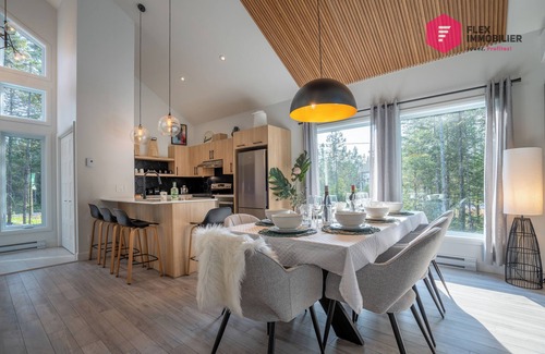 Shannon Ski Chalet | La Casa Bella | Luxury, Comfort, Pool & private SPA | Near Quebec City