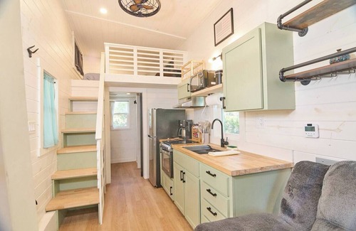 St. Augustine Cottage | La Casa Caliente - Spa | Romantic Tiny Retreat Near Beaches & Old Town