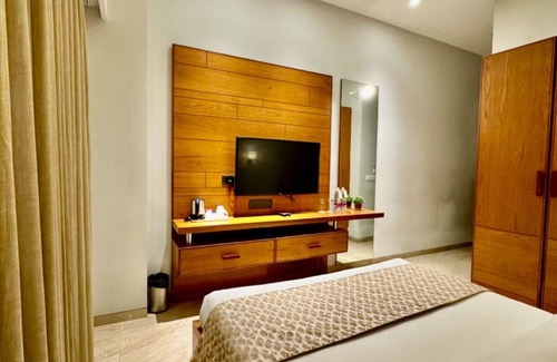 Palsana Hotel | LA CASA. CLUB & RESORT