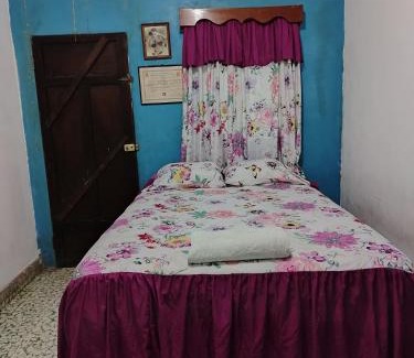 Santa Barbara House | La Casa de la Profe Ticha