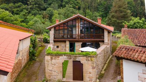 Herrera de Ibio House | La Casa de Piedra
