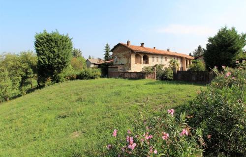 Brozolo House | La Casa Dei Nonni, House With Private Pool, Torino