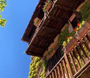 Cabra de Mora Ski Chalet | La Casa del Bosque