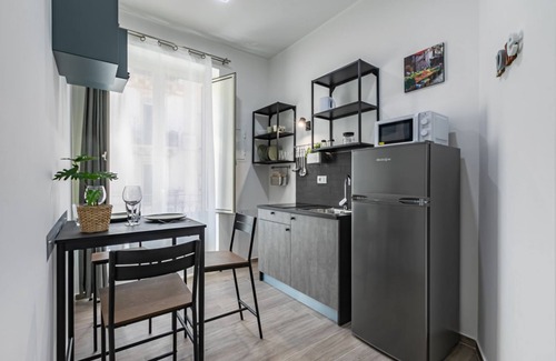 Borgo Vecchio Apartment | La Casa di Martina - Central Flat with Balcony
