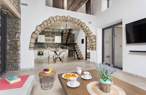 Kiotari Villa | La Casa Di Pietre 2 - Three Bedroom Villa, Sleeps 6
