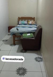 Hualmay House | La casa dorada
