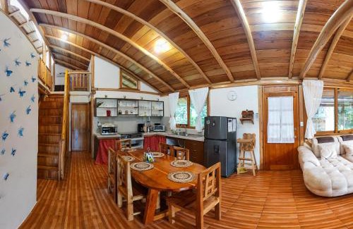 Mindo House | La Casa en el Aire Mindo, 4 Dormitorios