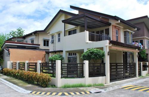 Angeles City House | La Casa Felice