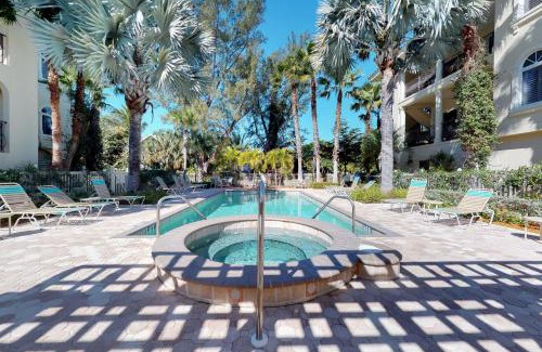 Holmes Beach Apartment | La Casa Karen