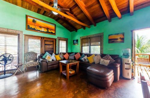 Boca Ciega House | La Casa Pura Vida