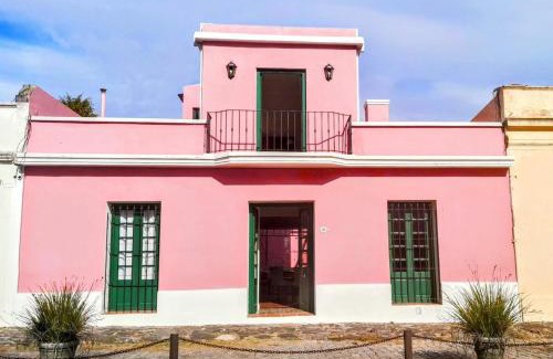 Barrio Historico House | La Casa Rosada del Barrio Histórico
