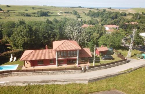 Llamigo House | La Casa Roja Asturias