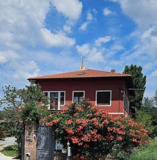 Cairo Montenotte House | La Casa Rossa affittacamere