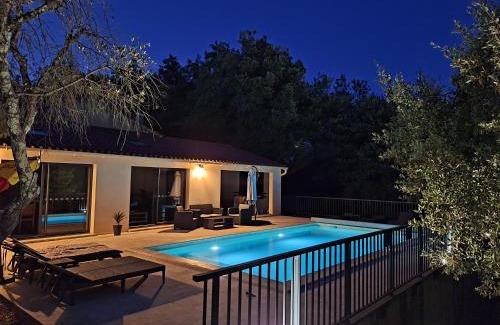 Saint-Laurent-La-Vernede Villa | La Casita villa avec piscine prés d'Uzes