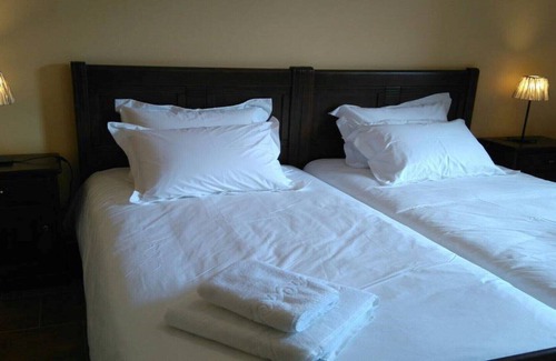 Piloneta House | La Cerezalina, discreet and quiet family villa