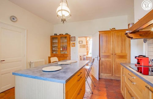 Aze House | La Charmille - AZE - Gîte