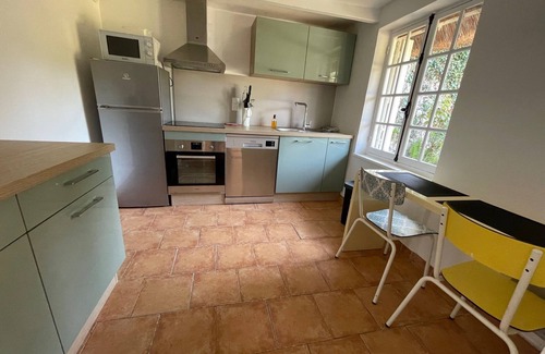 Saint-Valery-en-Caux Cottage | "La Chaumière de Nanou", with large garden and close to the sea.