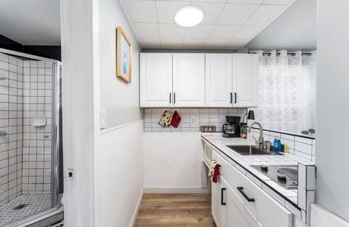 Elysian Heights Apartment | LA Chic Studio: Echo Park Haven