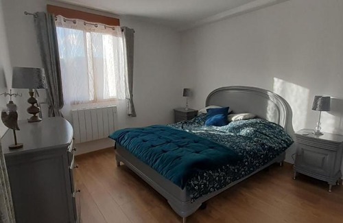 Neuville-Bosc House | LA CHOUETTE