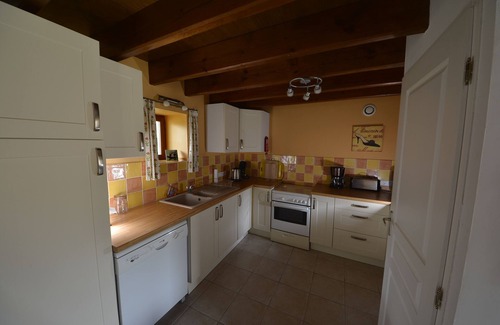 Sauze-Vaussais Cottage | La Chouette: pretty gite with pool and extensive gardens