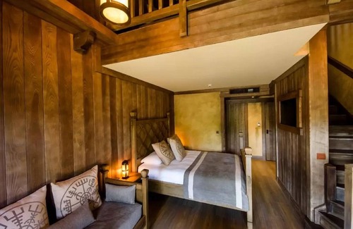 Plailly Hotel | La Cite suspendue