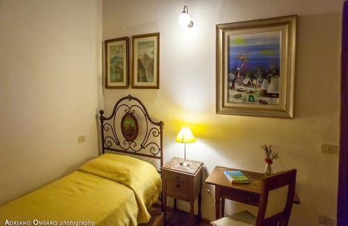 Porrena House | La Collina Tuscan stone cottage