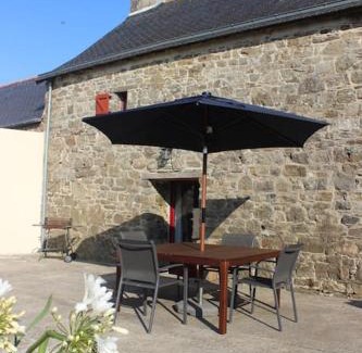 Irvillac House | La Colline Aux Écureuils