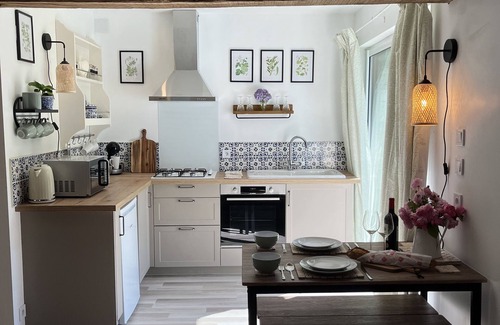Saint-Romain Cottage | La Colline de Tilleul - beautiful cottage near Aubeterre with pool 4 Star Rated!