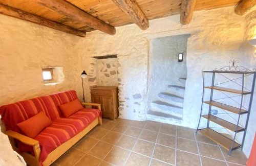 Saint-Sauveur-de-Cruzieres House | LA CONFISERIE