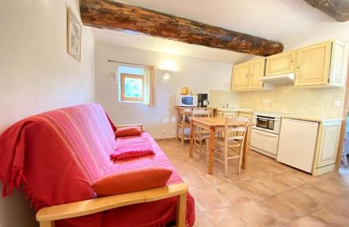 Saint-Sauveur-de-Cruzieres House | LA CONFISERIE