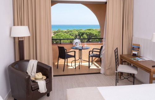 Pals Hotel | La Costa Golf & Beach Resort