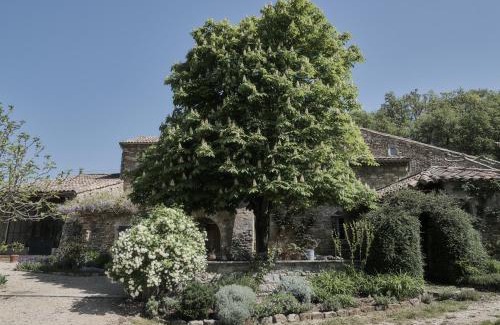 Pont-de-Barret House | La Cour du Marronnier