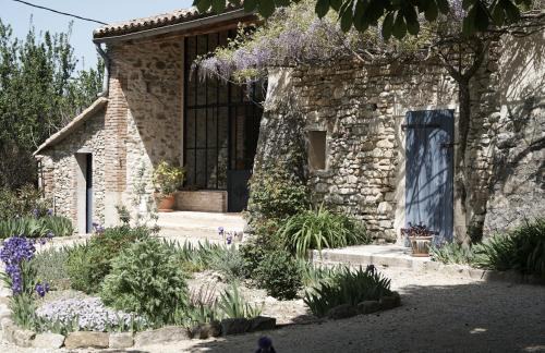 Pont-de-Barret House | La Cour du Marronnier
