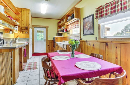 Mindoro Cottage | La Crescent Cottage on Minnesota Bluffs w/View!