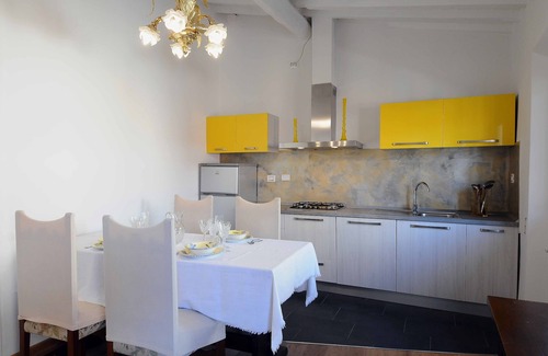 Duomo Apartment | LA CUPOLA apartment with a view of the cathedral, it feels like touching it!
