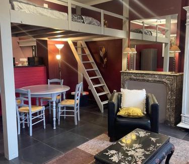 Bavay Apartment | La Domus Lemaitre 1, plain-pied, Wifi , TV, parking, jardin