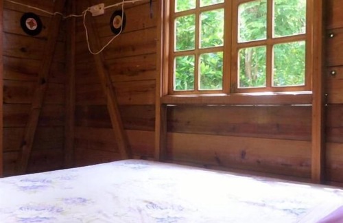 Moore Town House | La Familia Guesthouse