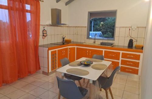 Desbonnes Apartment | La Familiale